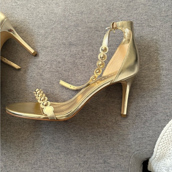 Marc Fisher LTD Karima Ankle Strap Sandal Gold Size 8 - Picture 6 of 8